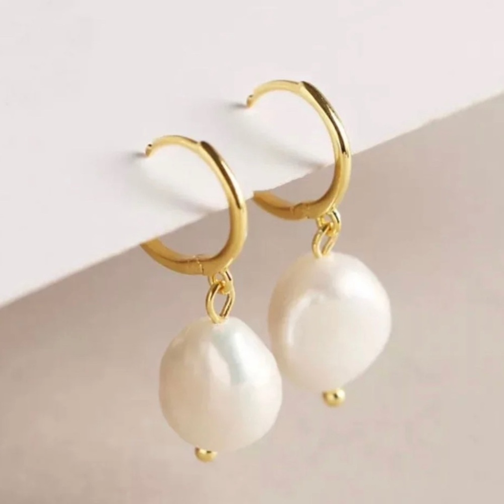 Dainty Baroque Pearl Drop Hoop Earrings - Picture 2 of 6